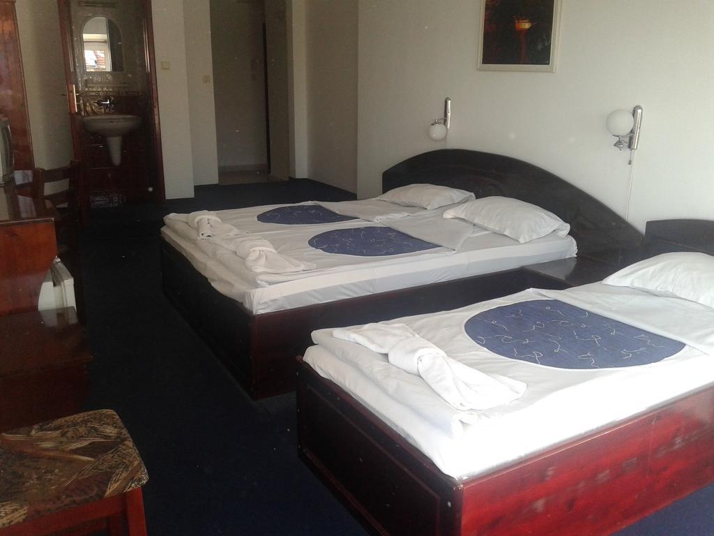 Семеен Хотел Елена Палас Nesebar Kamer foto
