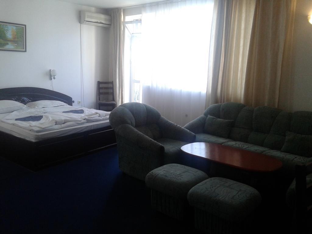 Семеен Хотел Елена Палас Nesebar Kamer foto