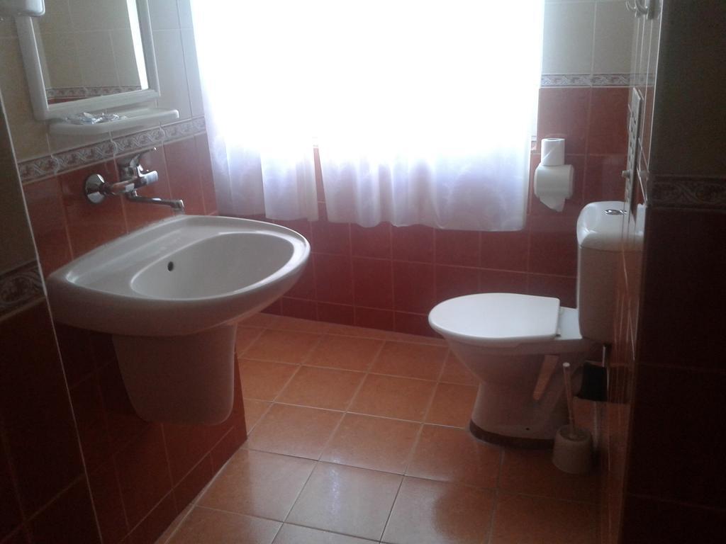 Семеен Хотел Елена Палас Nesebar Kamer foto