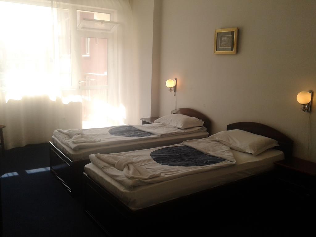 Семеен Хотел Елена Палас Nesebar Kamer foto