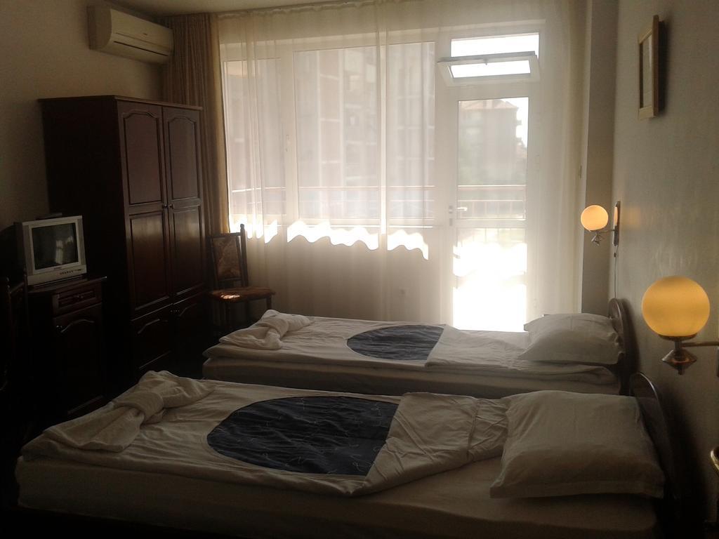 Семеен Хотел Елена Палас Nesebar Kamer foto