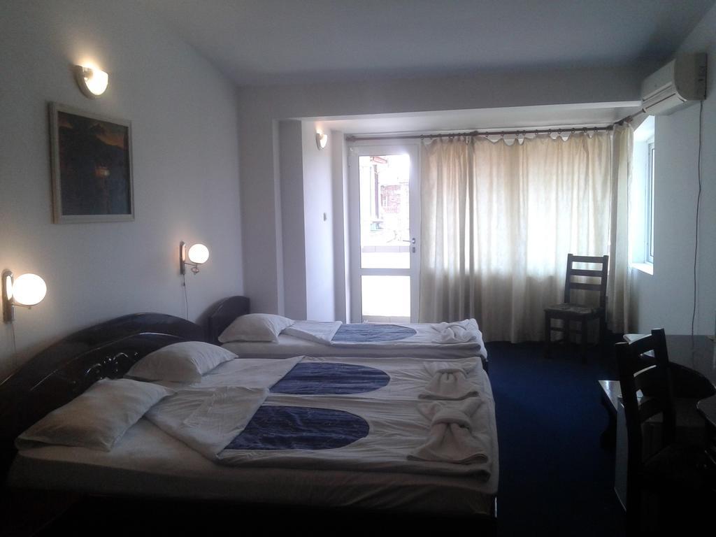 Семеен Хотел Елена Палас Nesebar Kamer foto