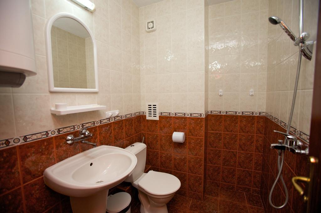 Семеен Хотел Елена Палас Nesebar Kamer foto