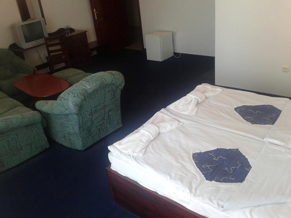 Семеен Хотел Елена Палас Nesebar Kamer foto