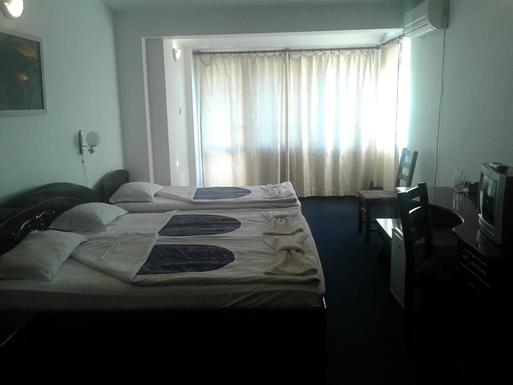 Семеен Хотел Елена Палас Nesebar Kamer foto